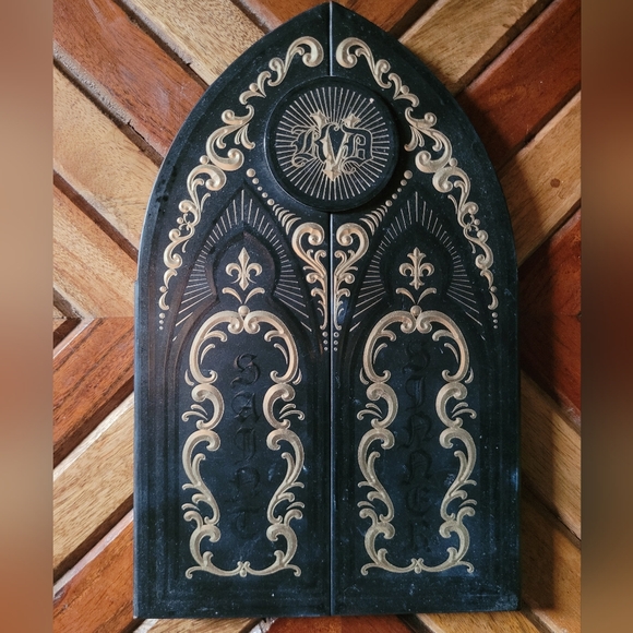 Kat Von D Saint & Sinner Palette - Picture 2 of 6